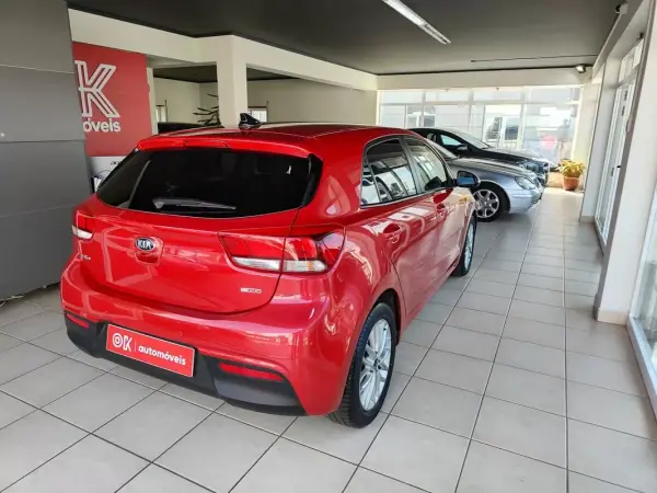 Kia Rio 2019 - 12500 EUR, 66000 km - AUTO.MOTO.pt - 66000km - foto 10 de 36