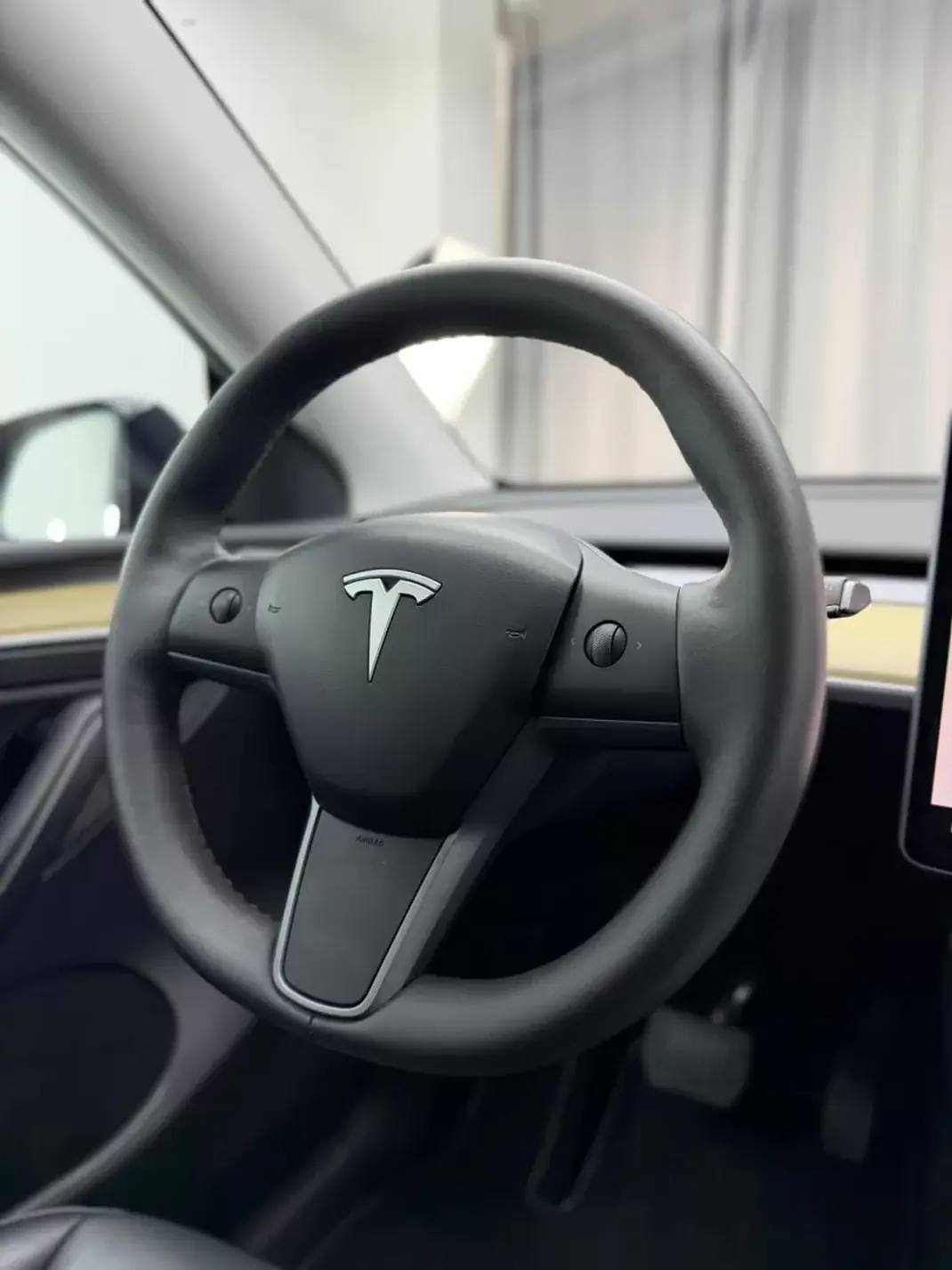 Tesla Model Y 2022 - 31000 EUR, 143000 km - 143000km - foto 20 de 25