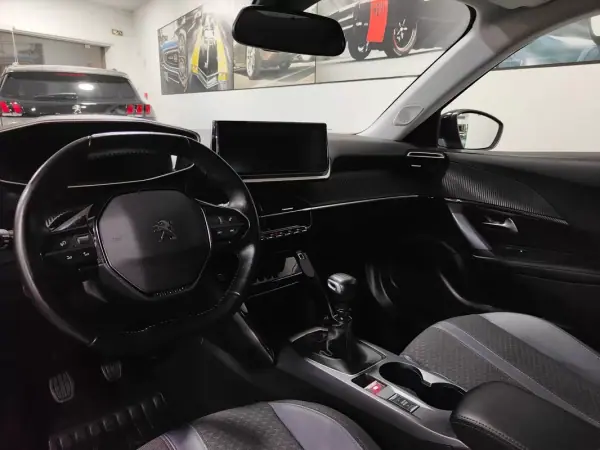 Peugeot 2008 2020 - 13750 EUR, 95000 km - AUTO.MOTO.pt - 95000km - foto 35 de 36