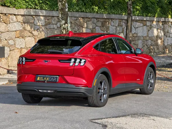 Ford Mustang Mach-E 75.7 kWh Base 2021 Electric