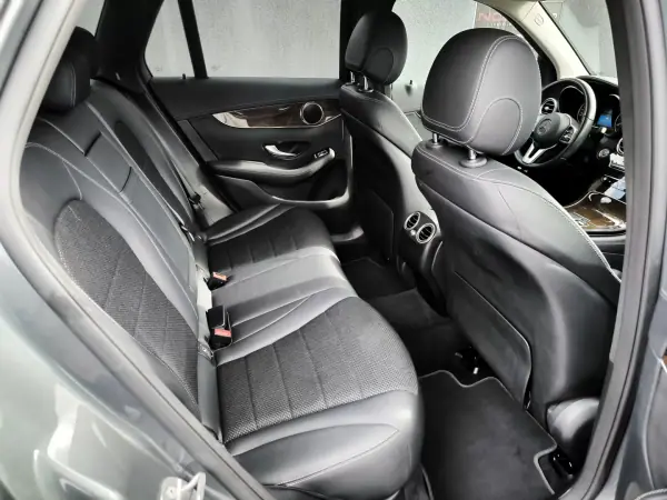 Mercedes-Benz GLC 300 2020 - 36950 EUR, 97454 km - AUTO.MOTO.pt - 97454km - foto 25 de 42