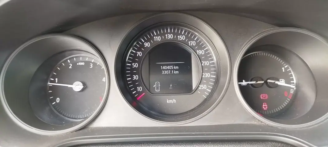 Renault Mégane 2019 - 16950 EUR, 140000 km - AUTO.MOTO.pt - 140000km - foto 7 de 9