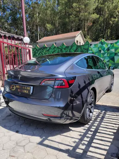 Tesla Model 3 2020 - 32990 EUR, 60000 km - foto 5 de 14