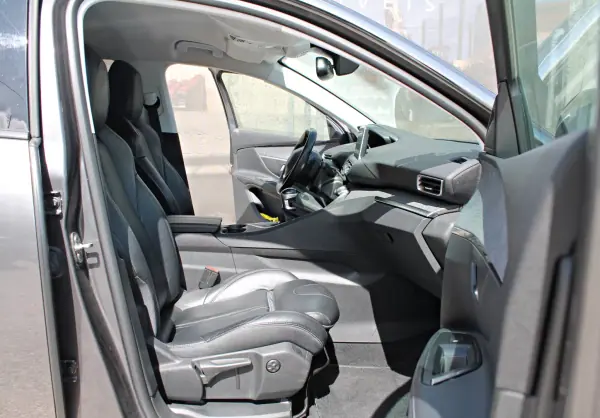 Peugeot 5008 2019 - 18900 EUR, 157458 km - AUTO.MOTO.pt - 157458km - foto 14 de 22
