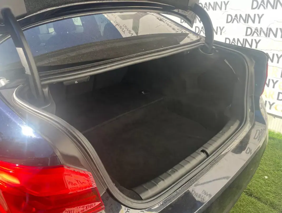 BMW 530e 2019 - 27900 EUR, 95000 km - 95000km - foto 5 de 11
