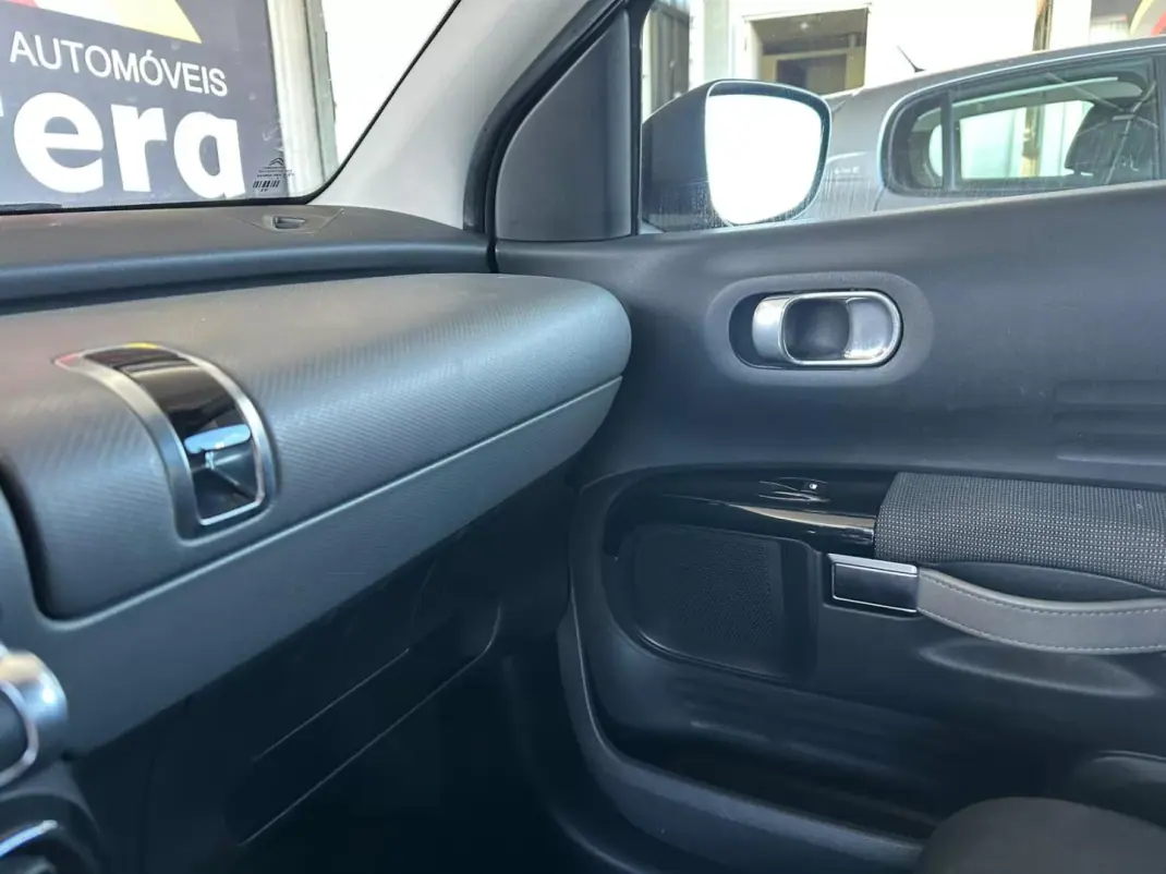 Citroën C4 Cactus 2017 - 13900 EUR, 97056 km - AUTO.MOTO.pt - 97056km - foto 23 de 28