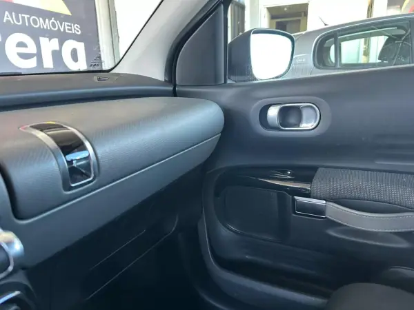 Citroën C4 Cactus 2017 - 13900 EUR, 97056 km - AUTO.MOTO.pt - 97056km - foto 23 de 28