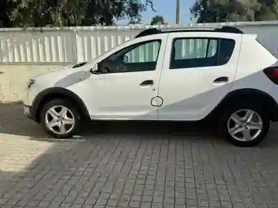 Dacia Sandero 2015 — foto 4 de 8