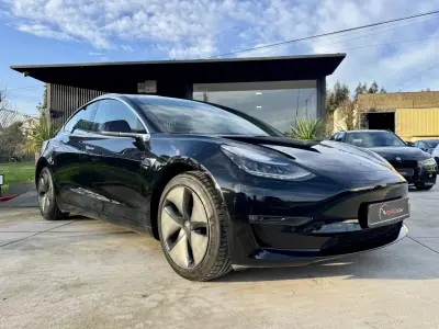 Tesla Model 3 2019 - 25999 EUR, 60000 km - AUTO.MOTO.pt - 60000km - foto 3 de 24