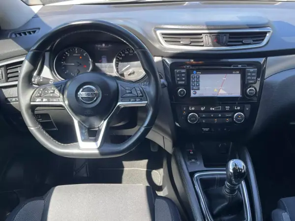 Nissan Qashqai 2017 - 13900 EUR, 236000 km - AUTO.MOTO.pt - 236000km - foto 7 de 14