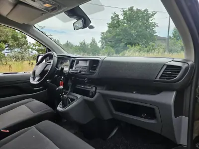 Citroën Jumpy 2017 - 13500 EUR, 245000 km - AUTO.MOTO.pt - 245000km - foto 9 de 11