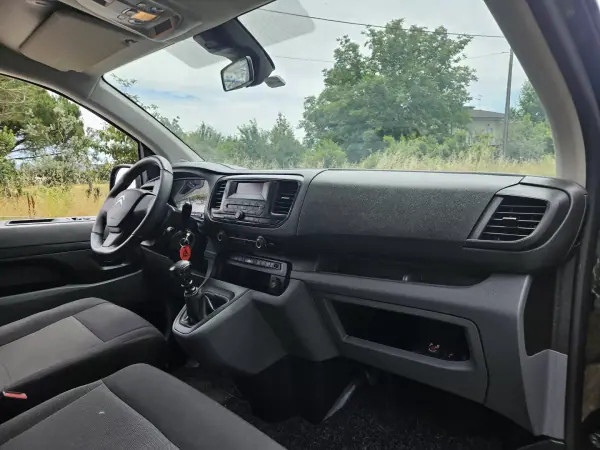 Citroën Jumpy 2017 - 13500 EUR, 245000 km - AUTO.MOTO.pt - 245000km - foto 9 de 11