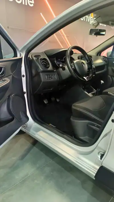 Renault Clio Break 2012 - 7500 EUR, 243550 km - AUTO.MOTO.pt - 243550km - foto 17 de 27