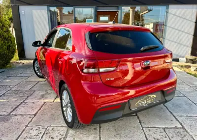Kia Rio 2017 - 11990 EUR, 30300 km - AUTO.MOTO.pt - 30300km - foto 3 de 14
