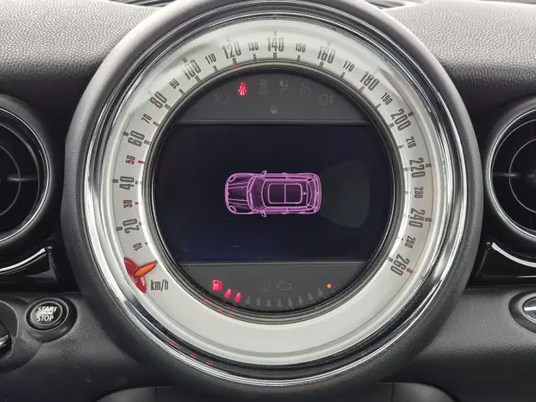 MINI 3 Portas 2013 - 11990 EUR, 187017 km - AUTO.MOTO.pt - 187017km - foto 24 de 28