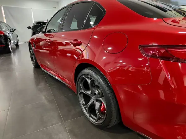 Alfa Romeo Giulia 2018 - 62500 EUR, 53000 km - AUTO.MOTO.pt - 53000km - foto 27 de 60
