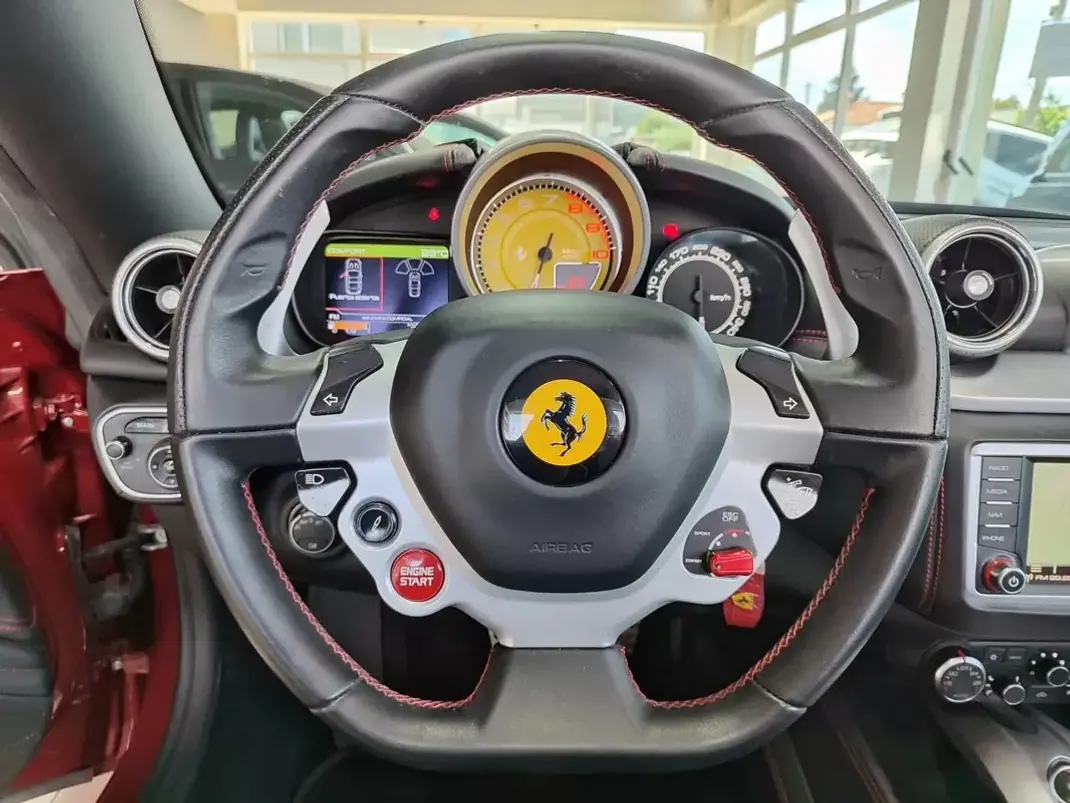 Ferrari California 2016 - 157000 EUR, 73000 km - AUTO.MOTO.pt - 73000km - foto 37 de 56