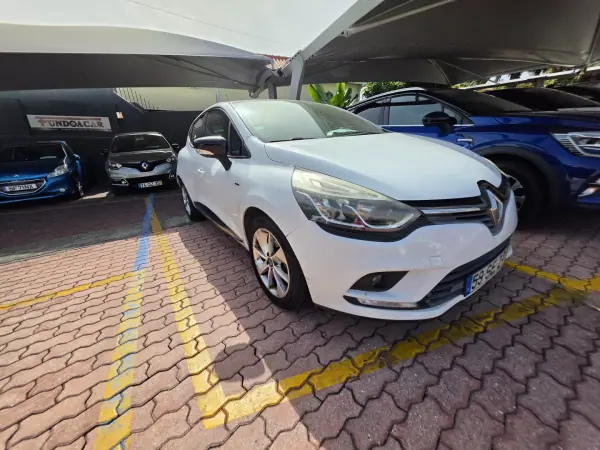 Renault Clio 1.0 TCe Limited 2016 Petrol — 100 500 km Renault Clio 1.0 TCe Limited 2016 Petrol