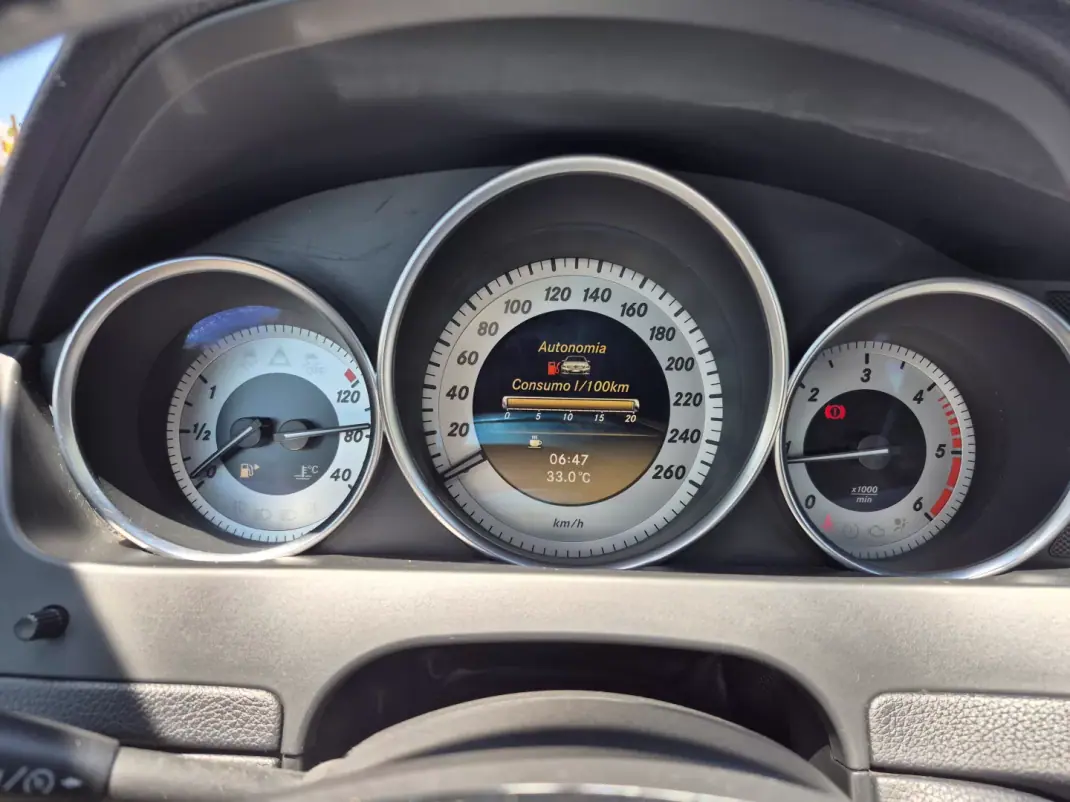 Mercedes-Benz C 220 2012 - 14900 EUR, 290081 km - 290081km - foto 18 de 36