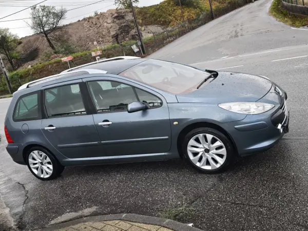 Peugeot 307 1.6 HDi Executive 2006 Diesel — 309 000 km Peugeot 307 1.6 HDi Executive 2006 Diesel