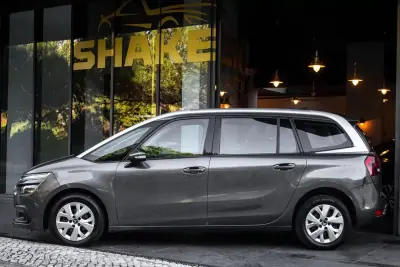 Citroën C4 Picasso 2018 - 9900 EUR, 296322 km - AUTO.MOTO.pt - 296322km - foto 2 de 30