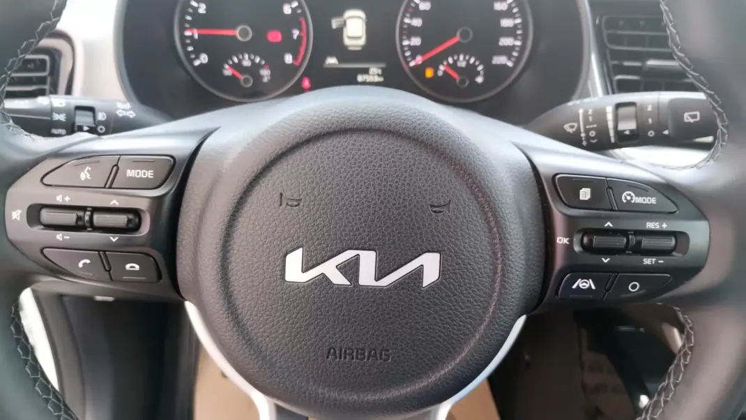 Kia Stonic 2022 - 15500 EUR, 87000 km - AUTO.MOTO.pt - 87000km - foto 35 de 35