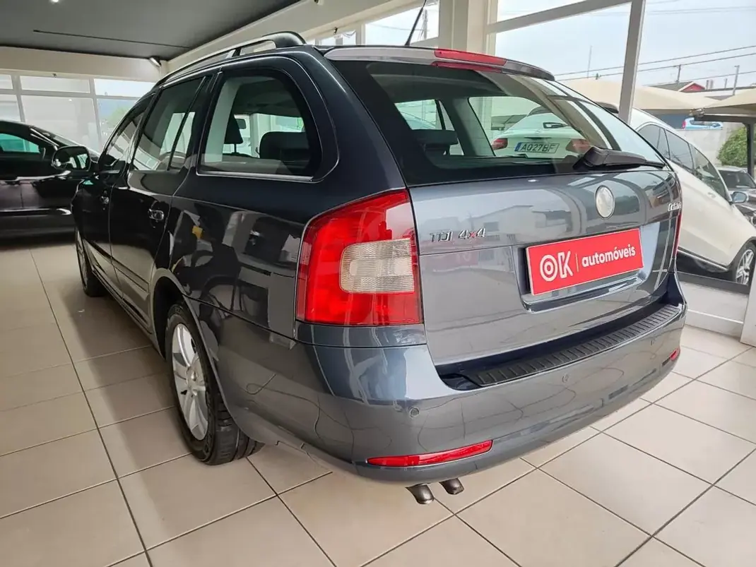 Skoda Octavia Break 2010 - 6650 EUR, 252000 km - AUTO.MOTO.pt - 252000km - foto 7 de 31