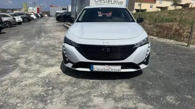 Peugeot 308 2025 - 23900 EUR, 26000 km - AUTO.MOTO.pt - 26000km - foto 2 de 18