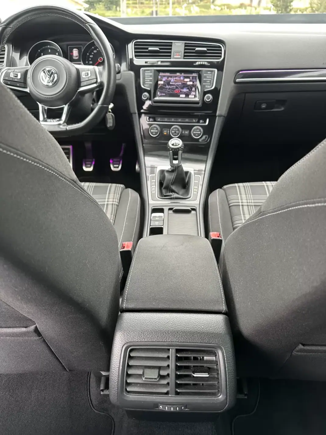 Volkswagen Golf 2014 - 15000 EUR, 240000 km - 240000km - foto 74 de 83