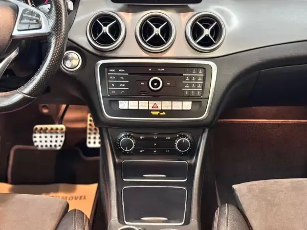 Mercedes-Benz CLA 180 2018 - 19950 EUR, 138000 km - AUTO.MOTO.pt - 138000km - foto 26 de 60