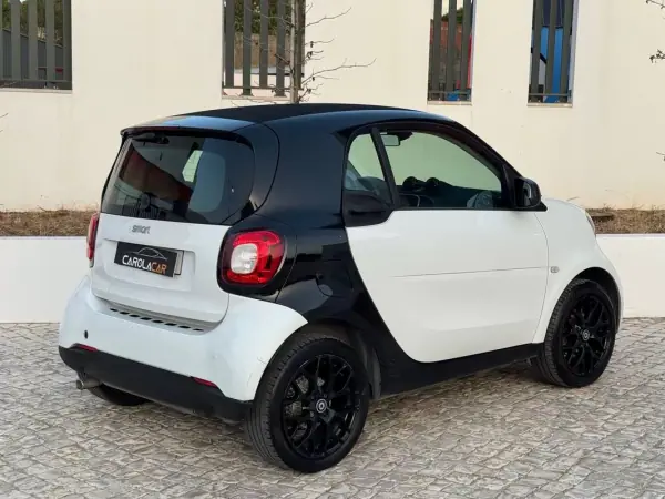 Smart ForTwo Coupé 2019 - 12750 EUR, 70000 km - AUTO.MOTO.pt - 70000km - foto 8 de 27