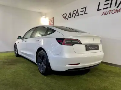 Tesla Model 3 2023 - 29750 EUR, 68000 km - AUTO.MOTO.pt - 68000km - foto 10 de 44