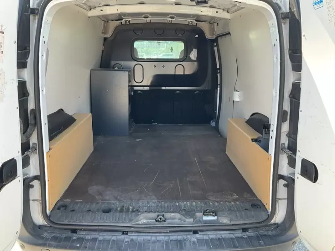 Renault Kangoo 1.5 DCi Maxi 2022 - 13999 EUR, 140000 km - AUTO.MOTO.pt - 140000km - foto 8 de 8