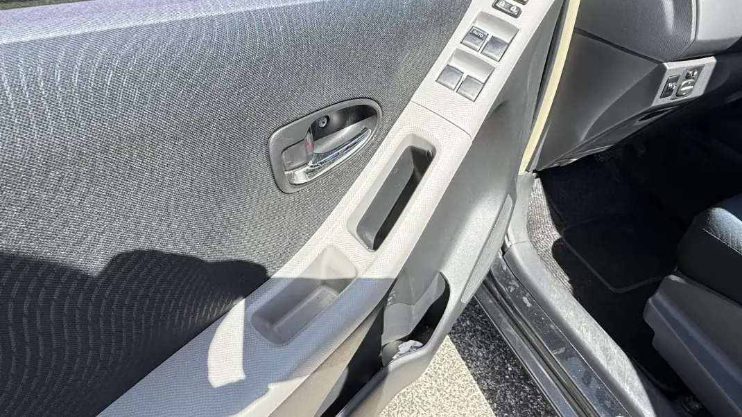 Toyota Yaris 2010 - 8700 EUR, 69707 km - AUTO.MOTO.pt - 69707km - foto 21 de 35