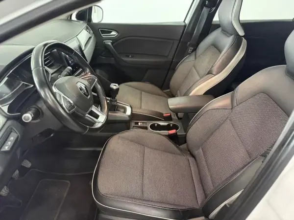 Renault Captur 2021 - 20000 EUR, 80000 km - AUTO.MOTO.pt - 80000km - foto 14 de 22