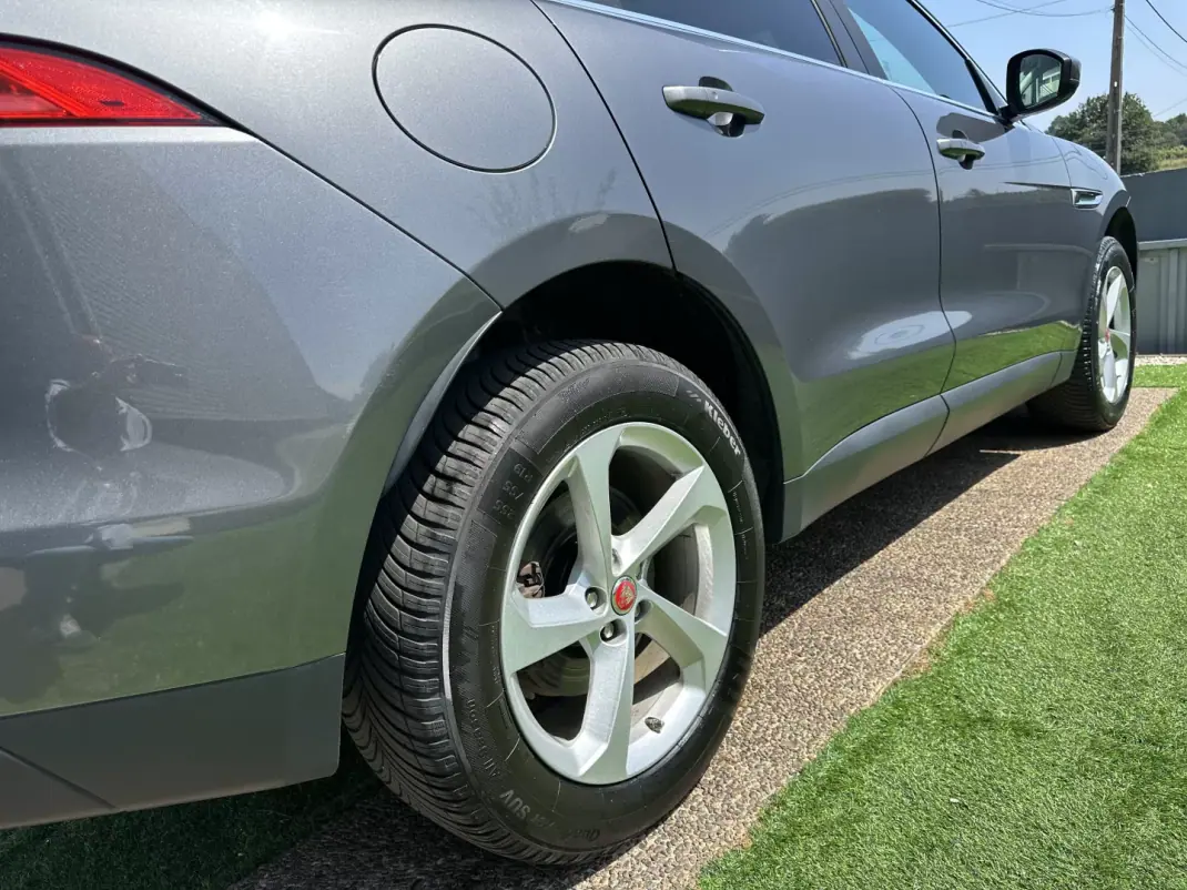 Jaguar F-Pace 2018 - 22500 EUR, 146000 km - 146000km - foto 21 de 69