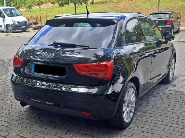 Audi A1 2012 - 8990 EUR, 206000 km - AUTO.MOTO.pt - 206000km - foto 6 de 20