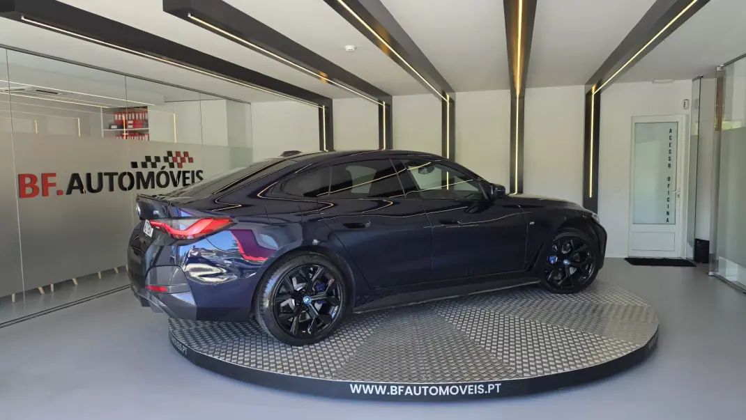 BMW i4 2023 - 38900 EUR, 51175 km - AUTO.MOTO.pt - 51175km - foto 7 de 62