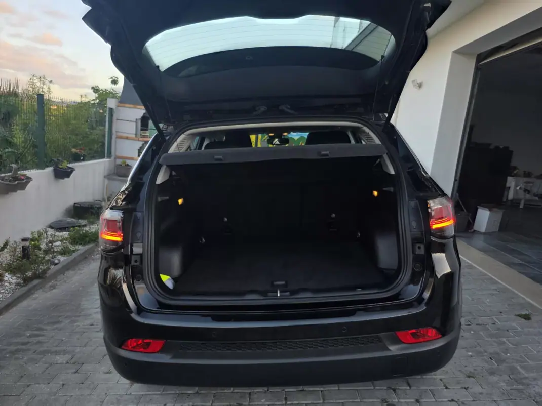 Jeep Compass 2021 - 20900 EUR, 142000 km - AUTO.MOTO.pt - 142000km - foto 11 de 65
