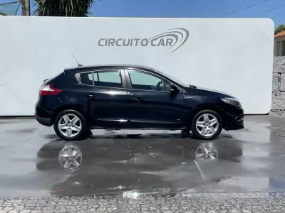 Renault Mégane 2014 - 7995 EUR, 191366 km - AUTO.MOTO.pt - 191366km - foto 6 de 27