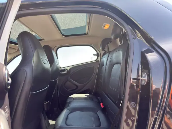 Smart ForFour 2016 - 11995 EUR, 84000 km - AUTO.MOTO.pt - 84000km - foto 7 de 42