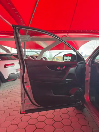 Nissan Qashqai 2018 - 18500 EUR, 118088 km - AUTO.MOTO.pt - 118088km - foto 3 de 16