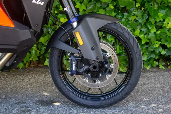 KTM 1190 RC8 R Race Spec 2023 - 17990 EUR, 16000 km - AUTO.MOTO.pt - 16000km - foto 9 de 11