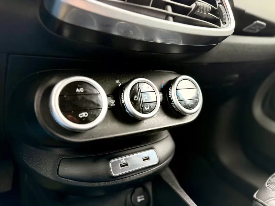 Fiat 500X 2023 - 17950 EUR, 56000 km - AUTO.MOTO.pt - 56000km - foto 23 de 25