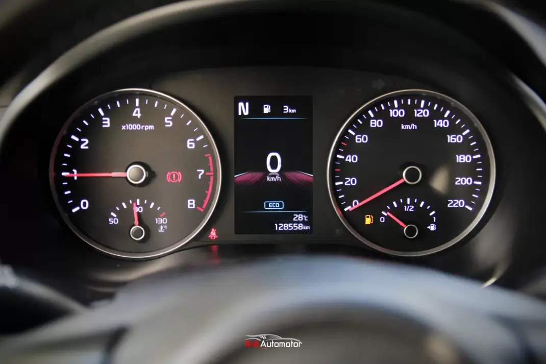 Kia Stonic 2021 - 13990 EUR, 128000 km - AUTO.MOTO.pt - 128000km - foto 18 de 29