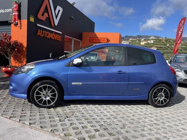 Renault Clio 2011 - 8750 EUR, 227156 km - AUTO.MOTO.pt - 227156km - foto 4 de 13