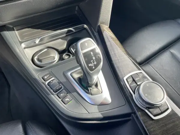 BMW 420 Gran Coupé 2015 - 19950 EUR, 221587 km - AUTO.MOTO.pt - 221587km - foto 21 de 37