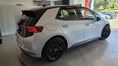 Volkswagen ID.3 2023 - 24900 EUR, 63291 km - AUTO.MOTO.pt - 63291km - foto 18 de 53