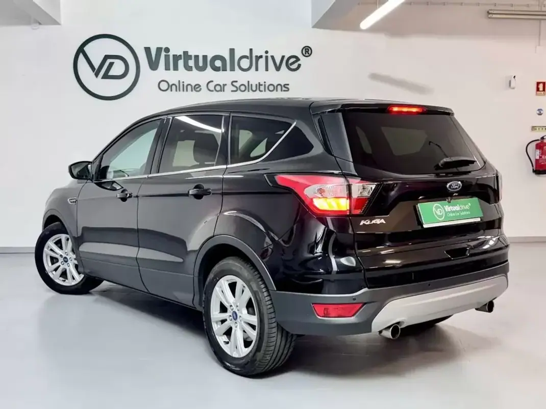 Ford Kuga 2017 - 11750 EUR, 111000 km - 111000km - foto 10 de 55