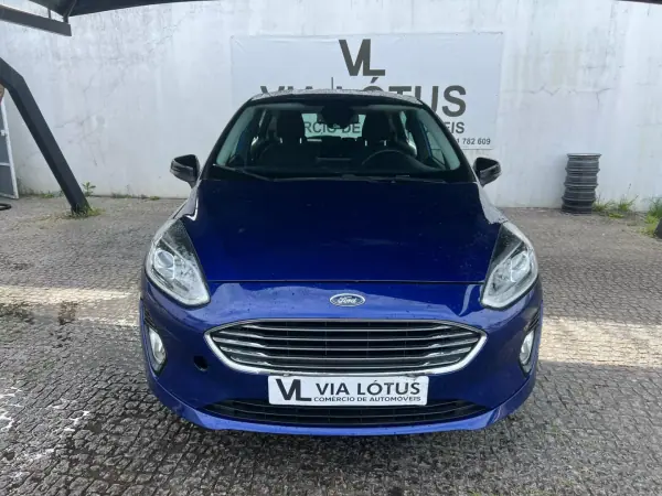 Ford Fiesta 2018 - 12750 EUR, 140000 km - AUTO.MOTO.pt - 140000km - foto 2 de 6